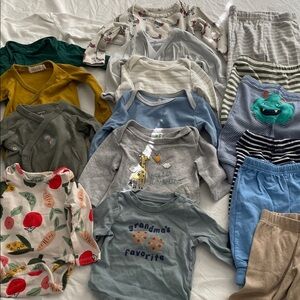 Baby Bodysuit Collection bundle and pants - Green, Gray, Blue, Cream 0-3months